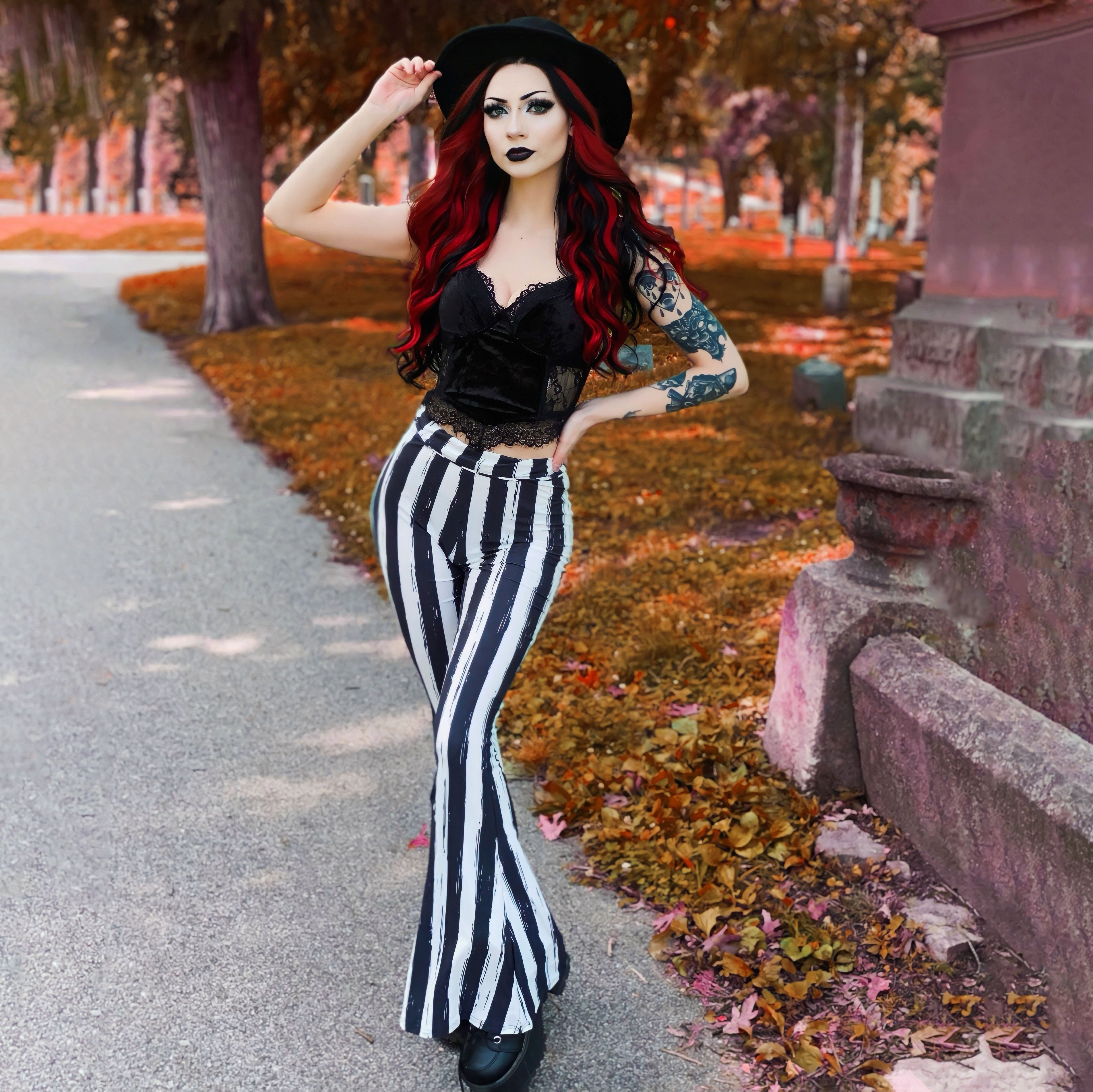 Outfit with black and white striped pants best sale