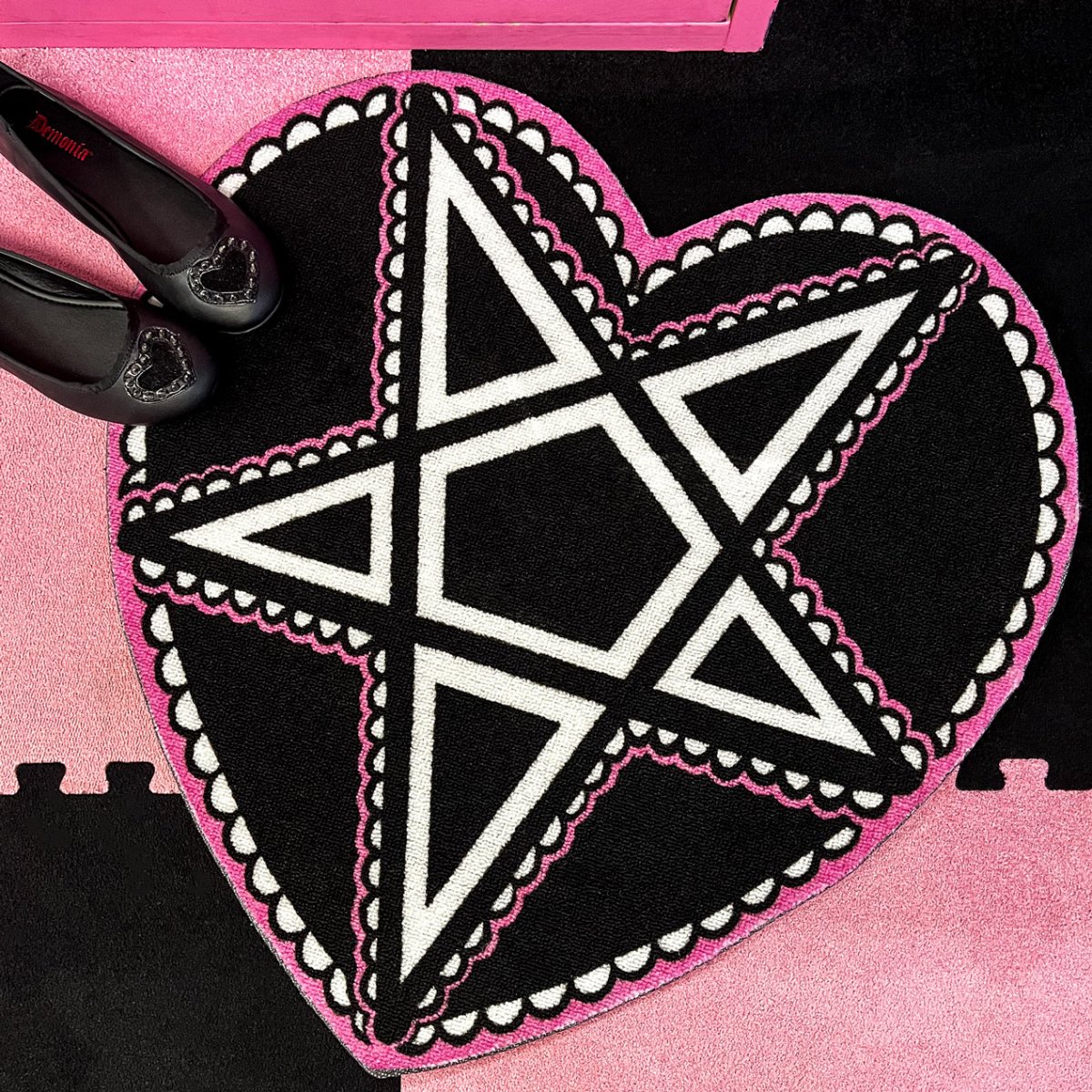 Too Fast | Cute Pentagram Heart Shaped Rug