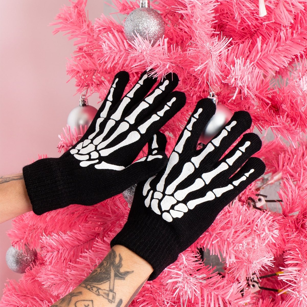 Too Fast | Skeleton Hands Winter Knit Gloves